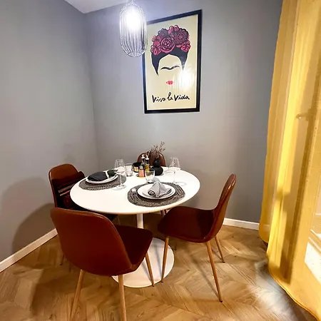 Opera Theatre With A Courtyard Lägenhet Varna