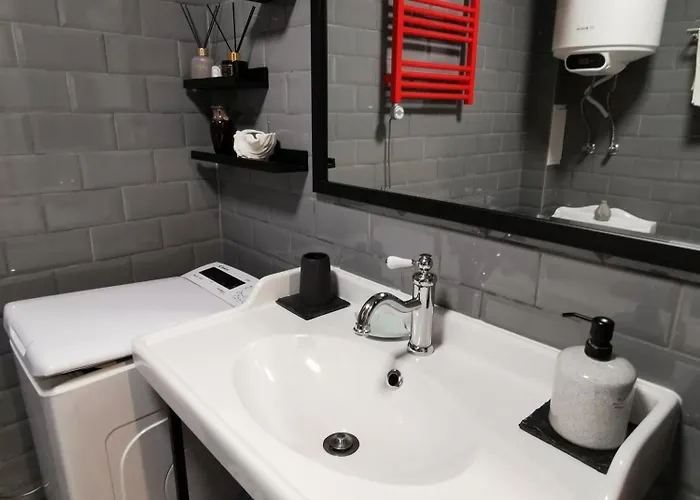 公寓 Opera Theatre With A Courtyard